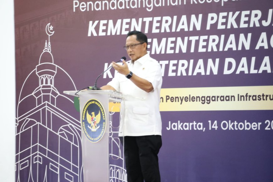 Teken MoU bersama Menteri PU dan Menag, Mendagri Tegaskan Dukungannya terhadap Pendidikan Pesantren