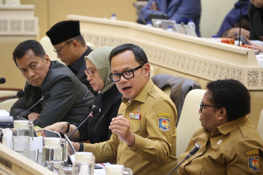Rapat dengan DPR, Kemendagri Tegaskan Komitmen Kawal Percepatan Program Strategis Nasional