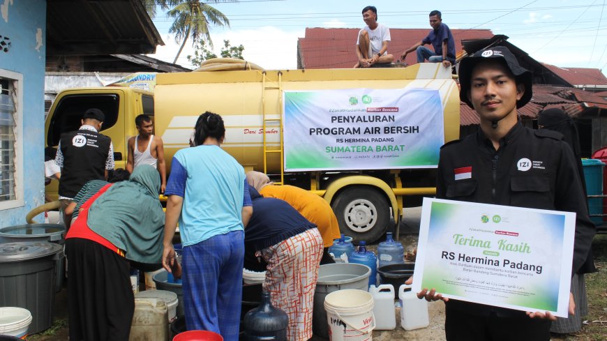 RS Hermina Padang dan IZI Sumatera Barat Salurkan Bantuan Air Bersih untuk Penyitas Bencana di Pauh