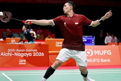 Jonatan Christie menyampaikan permohonan maaf setelah gagal menyumbang poin untuk Indonesia pada beregu putra badminton Asian Games 2026.
